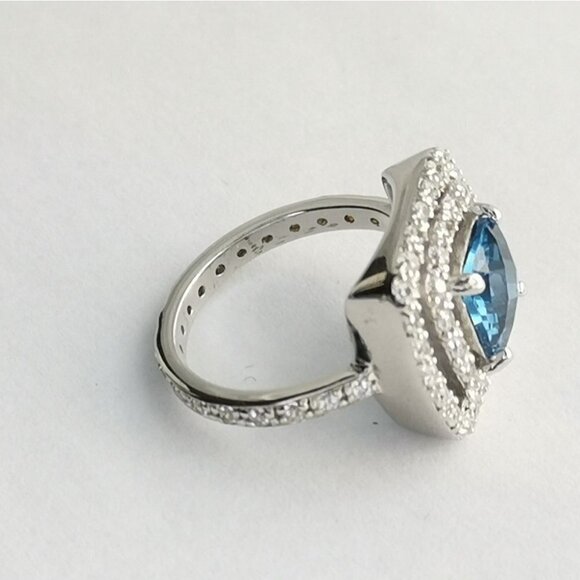 NWT  Swiss Blue Topaz white sapphire halo cocktail ring size 7 - Picture 5 of 10